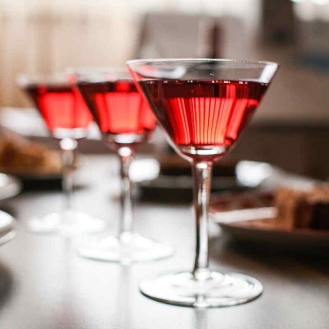 https://aktifdent.com.tr/wp-content/uploads/2020/01/dine-and-wine-640x640.jpg