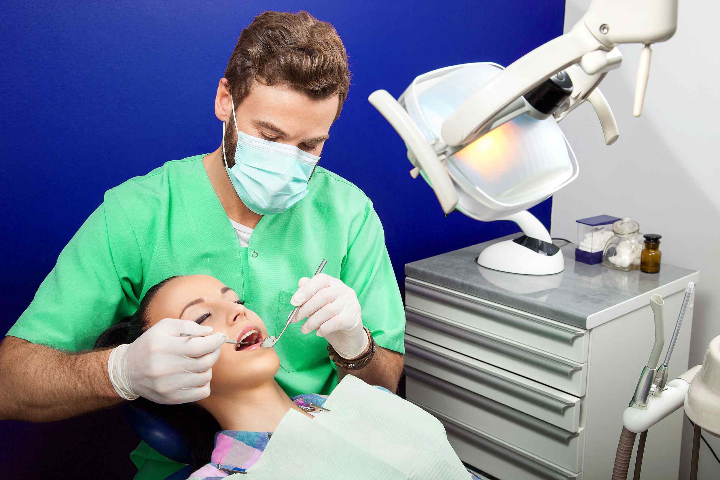 https://aktifdent.com.tr/wp-content/uploads/2020/02/img-doctor.jpg